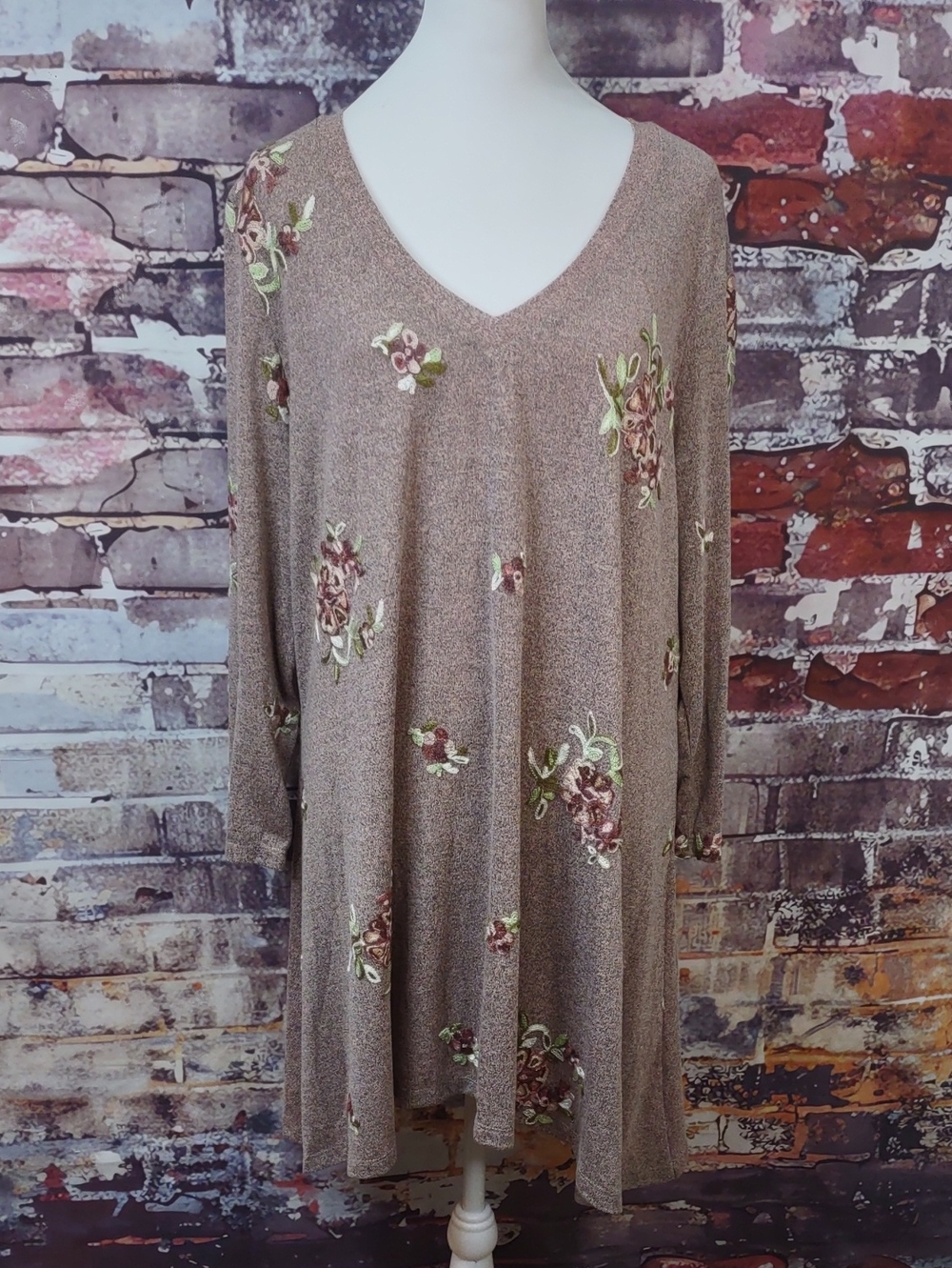 Fig & Flower Embroidered Tunic Top